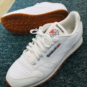 Reebok Classics // white // gum soles // hot